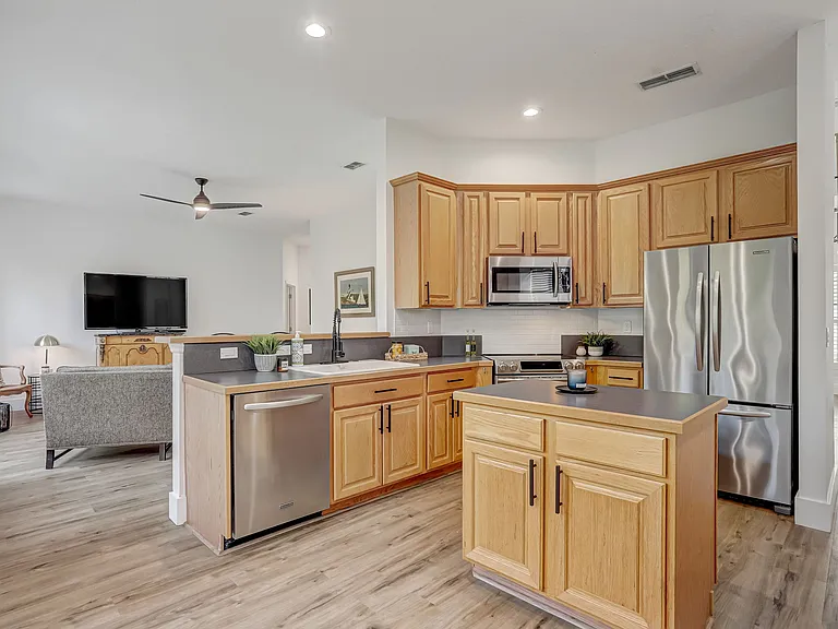 140 Oceans Edge Dr — Photo 19