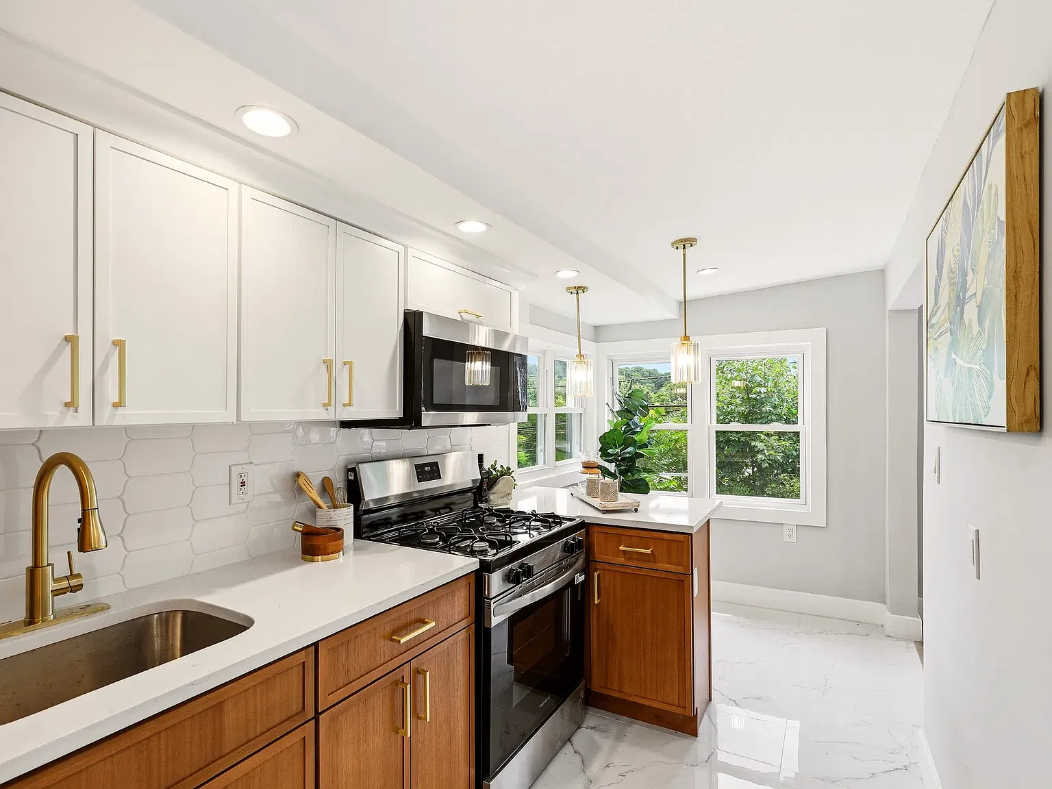 4 bed, 1000 sqft, $4,000 — Photo 2
