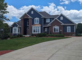 W251N8852 Crestwood Dr, Lisbon, WI 53089