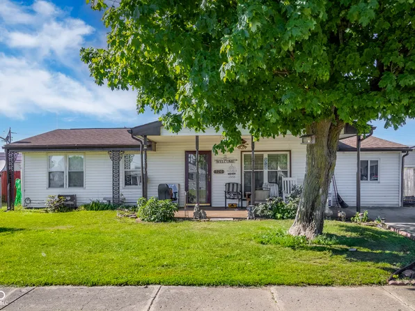 520 Sunset Dr, Edinburgh, IN 46124