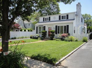 9 Alden Rd, East Rockaway, NY 11518