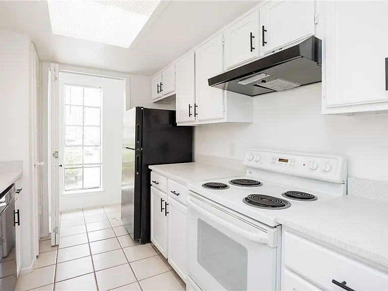 6114 Wilderock Dr #B — Photo 10