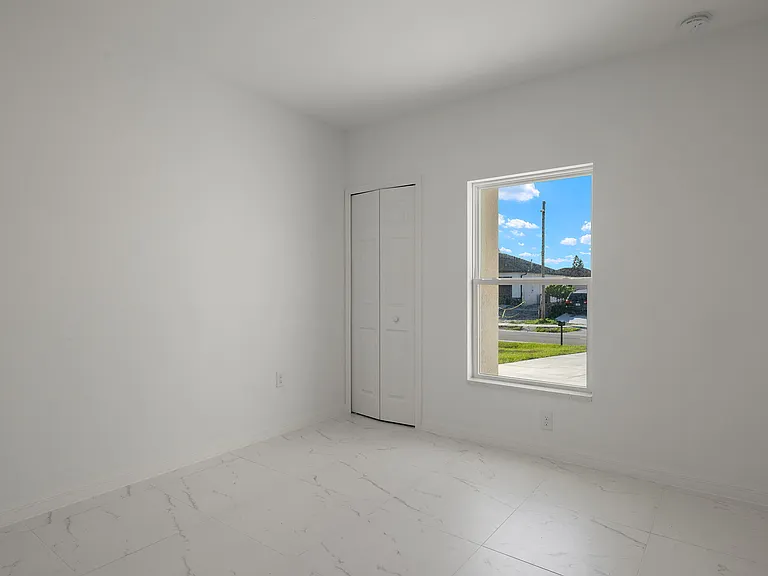 748 Foxtail St E — Photo 14
