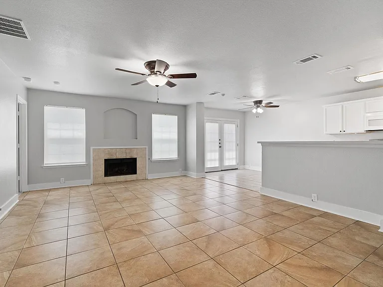 1300 Mallard Dr — Photo 5
