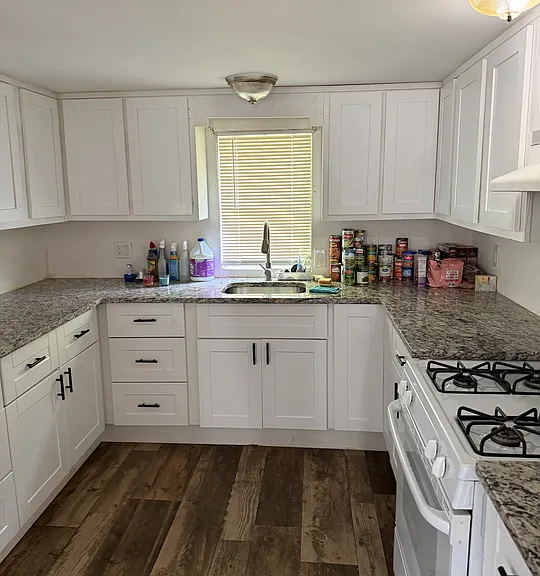 908 S Elm St — Photo 1