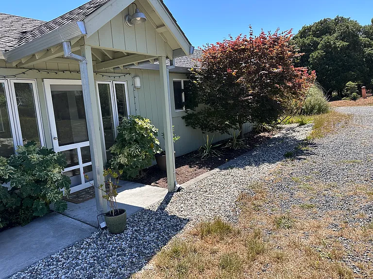Burnside Rd — Photo 1