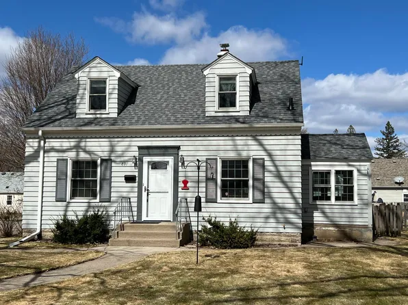 891 Nebraska Ave W, Saint Paul, MN 55117