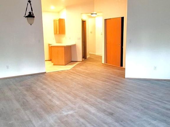 3rd image of 12112 114th Avenue Ct E