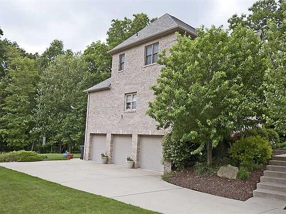 2nd image of 137 Oakview Dr