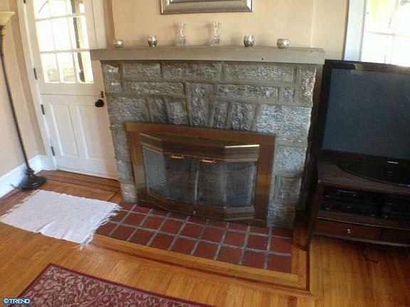 4th image of 2426 Linden Dr