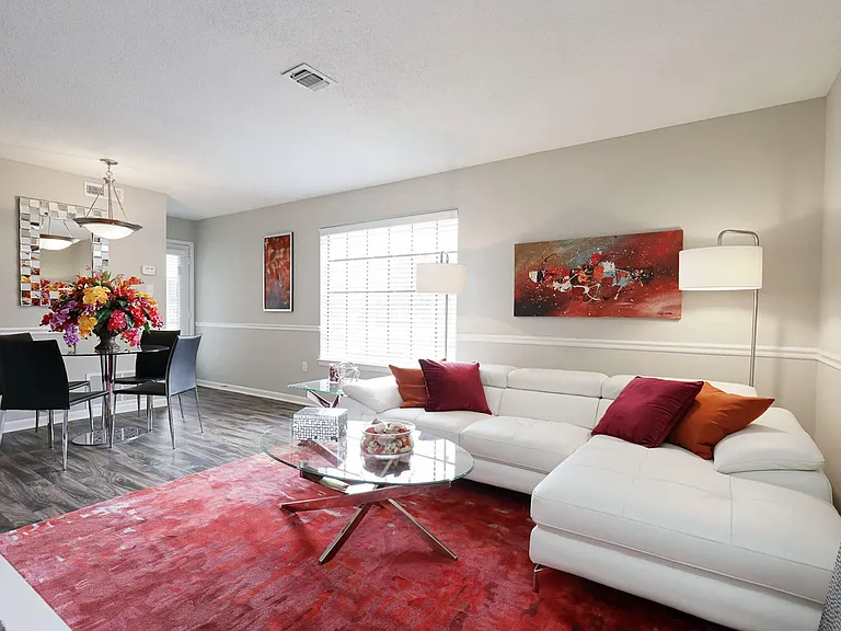 Living room & Dining Area