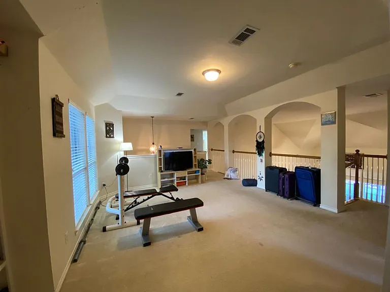1012 Levant Ln — Photo 6