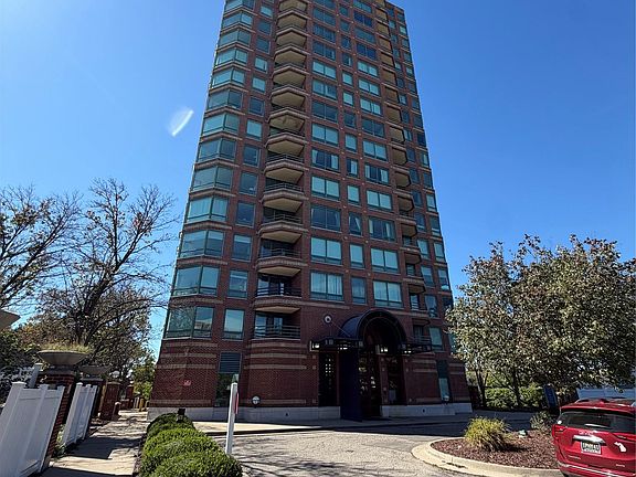 2nd image of 3320 Spinnaker Ln APT 4C