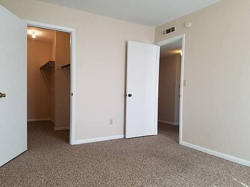 5th image of 2009-2027 W Woodriver Dr #A