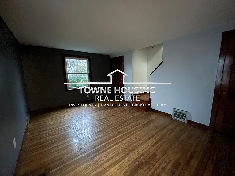 160 Woodward Ave — Photo 5