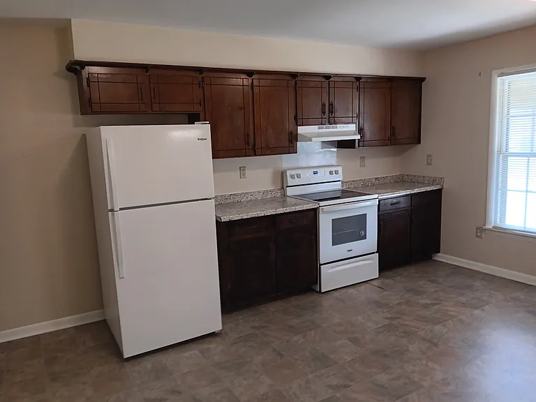 1151 Lawrence Rd — Photo 4