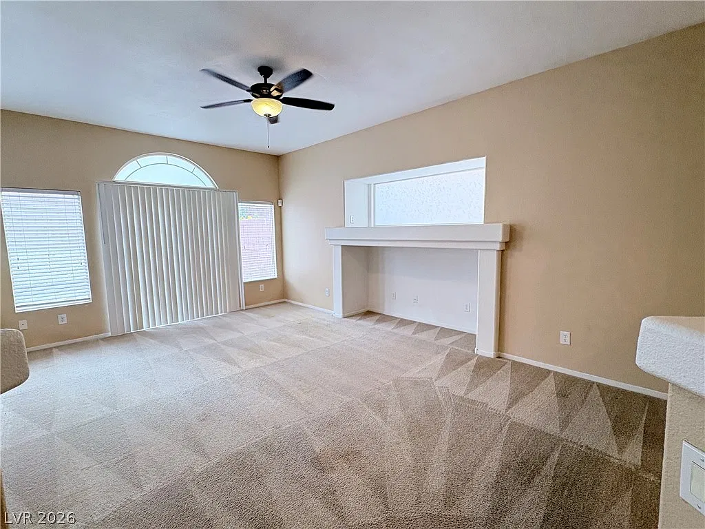 3 bed, 2.5 bath, 1972 sqft, $2,200 — Photo 3