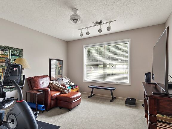 4th image of 845 Ashland Dr