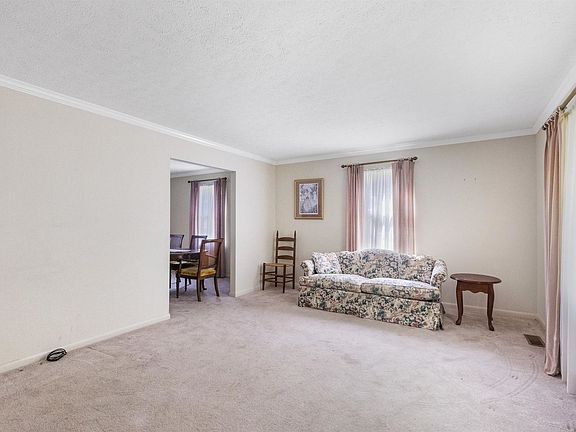 4th image of 160 Mayfield Ln