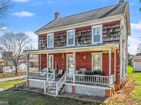 11815 Robinwood Dr, Hagerstown, MD 21742