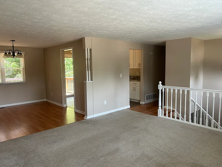108 Sharbot Ct — Photo 4