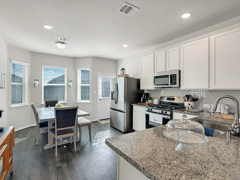 8426 Moonlight Bay Cir — Photo 14