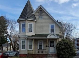 40 Richmond St, Brockton, MA 02301
