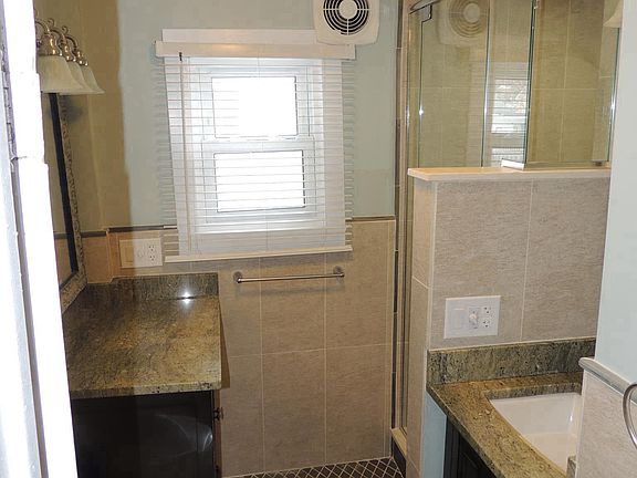 Bathroom (newly remodeled)