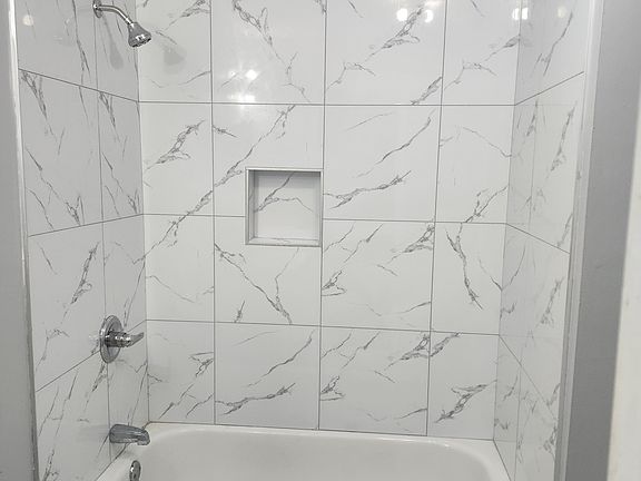 4th image of 4451 Forest Dr