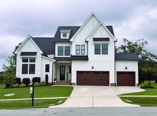 901 Shiloh Hills Dr, Fuquay Varina, NC 27526