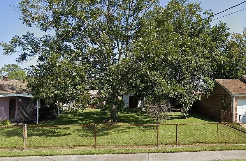 1st image of 1007 Gaudet Dr