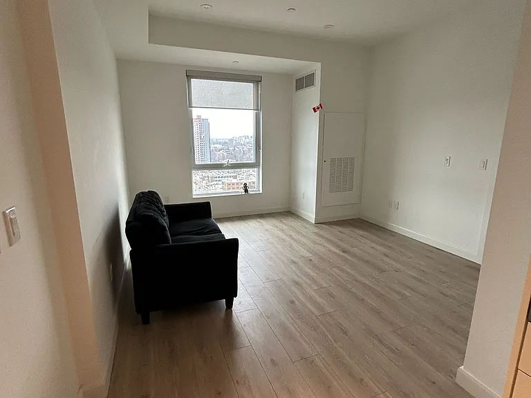 741 King St W #1404 — Photo 5