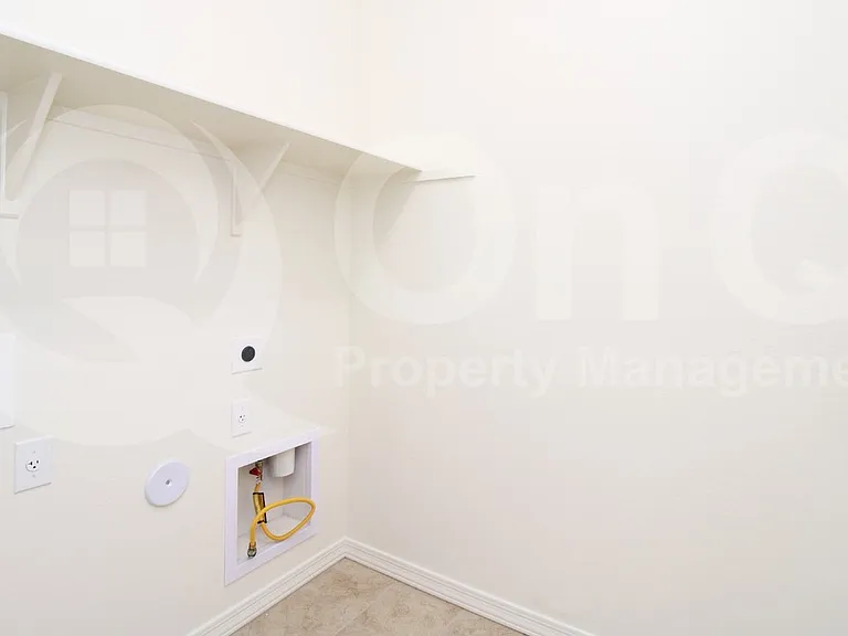5734 W Getty Dr — Photo 24