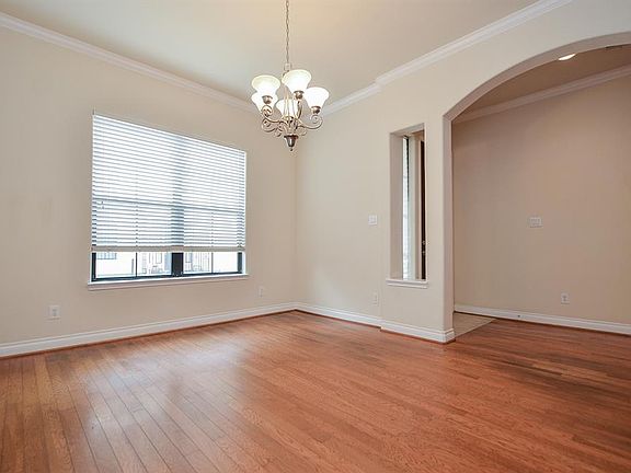 4th image of 7547 Highmeadow Dr