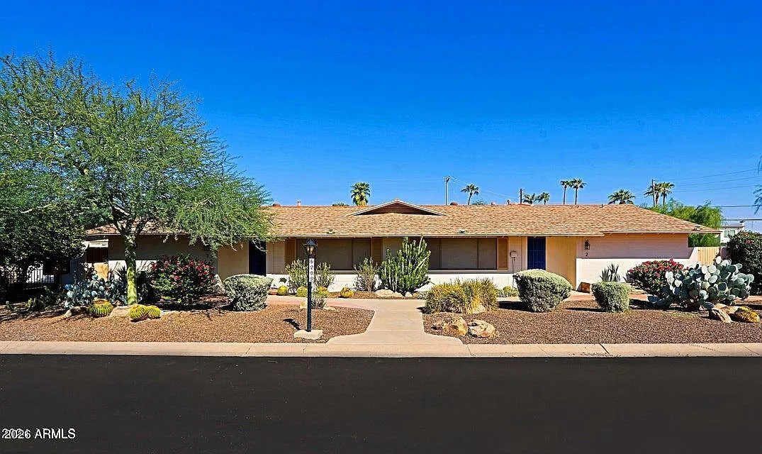 2 bed, 2.0 bath, 1400 sqft, $1,899 — Photo 2