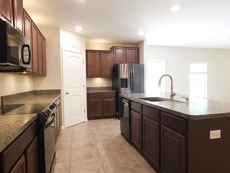 10207 Boggy Moss Dr — Photo 2