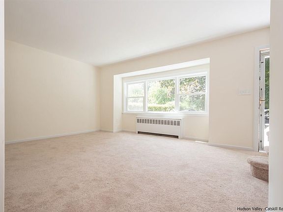 4th image of 27 Birchwood Dr W