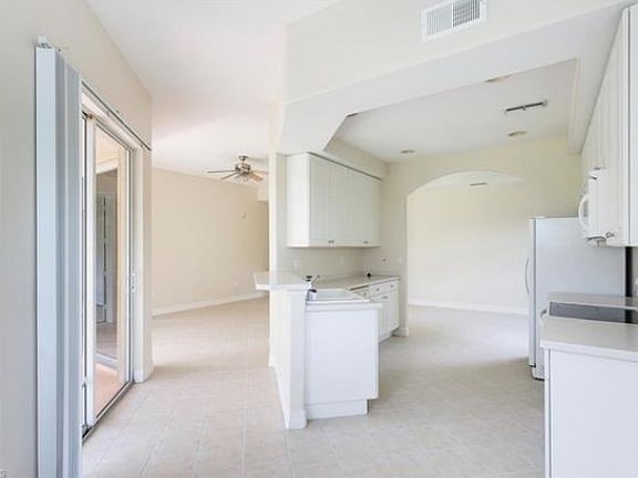 5th image of 6100 Jonathans Bay Cir APT 101