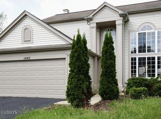 1497 Golf View Dr, Bartlett, IL 60103