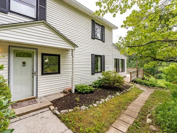 99 Woodland Hts, Palmer, MA 01069