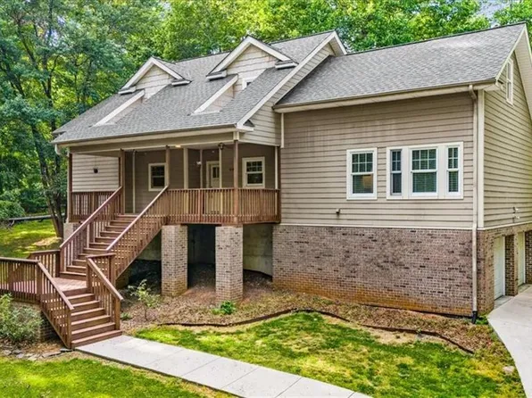 2105 Morning Star Ln, Winston Salem, NC 27107