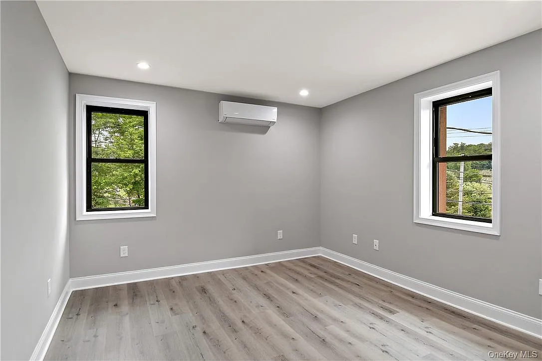 1 bed, 1.0 bath, 700 sqft, $2,500 — Photo 2