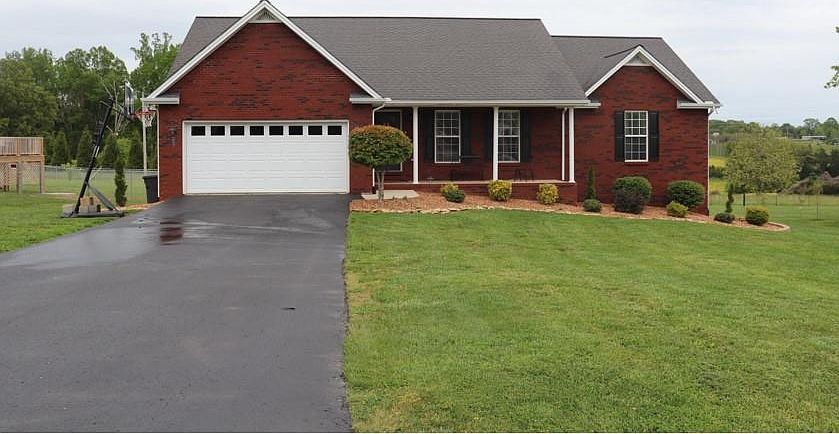 1st image of 3913 Hilltop Dr