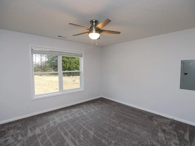 174 Creekvale Dr #B — Photo 13