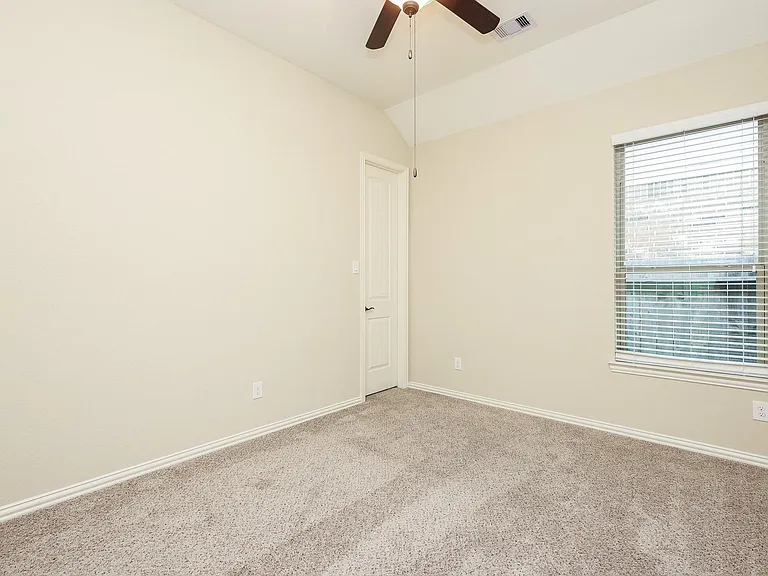 21911 Avalon Queen Dr — Photo 31