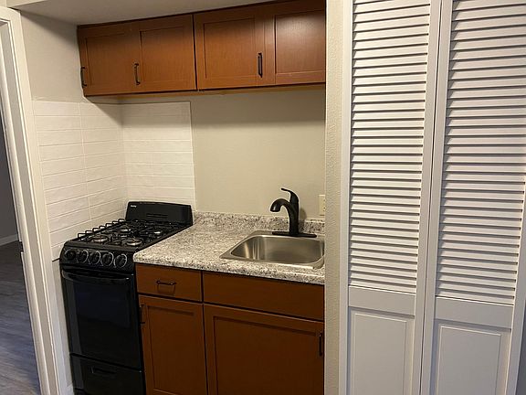2nd image of 2517 W Wardcliffe Dr #D