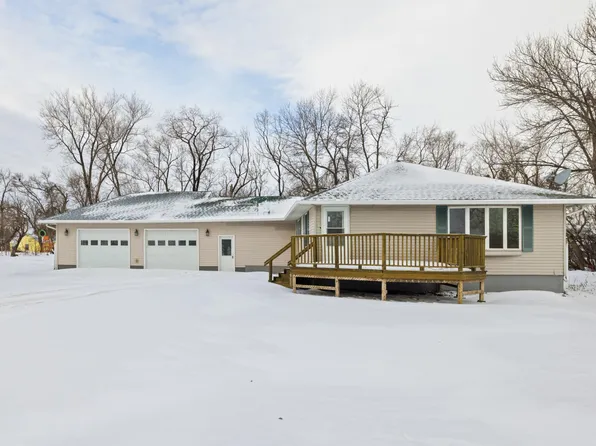 610 NE 6th St, Hope, ND 58046