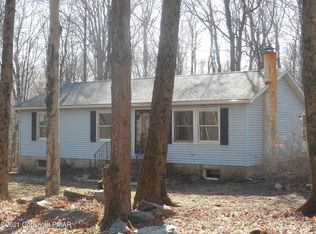 147 Bush Mountain Dr, Cresco, PA 18326