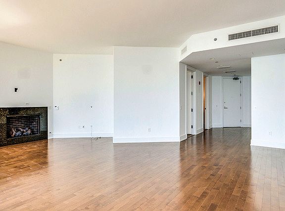 3rd image of 401 N Wabash Ave Unit 73F
