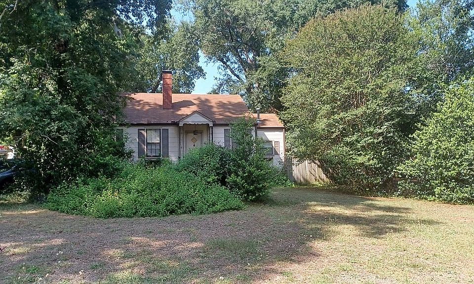 2nd image of 1007 Eustis Dr